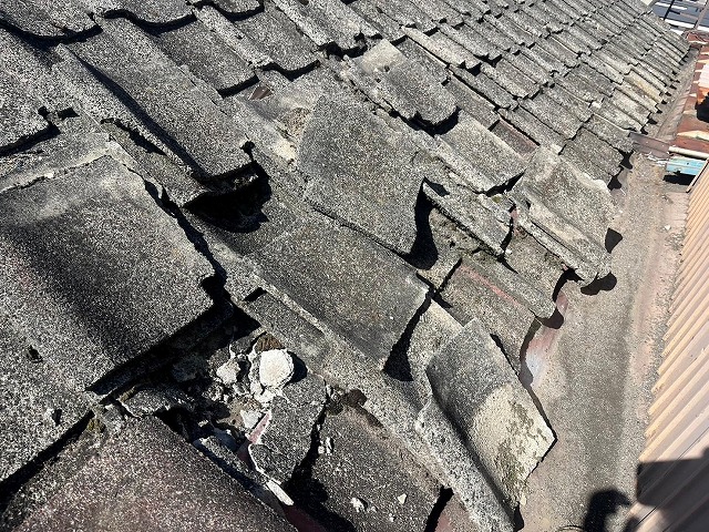 甲府市　雨漏れ　セメント瓦　葺き替え工事